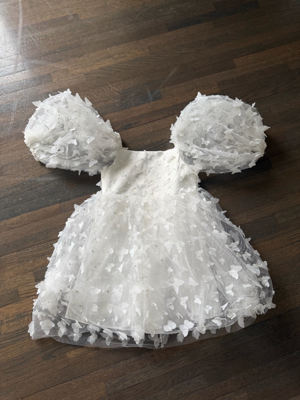 Tuleen girls dress in white size 8